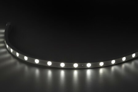 Artecta Pensacola 2700K Bande LED flexible blanc chaud de 10 m - 24 LED par m&egrave;tre IP65