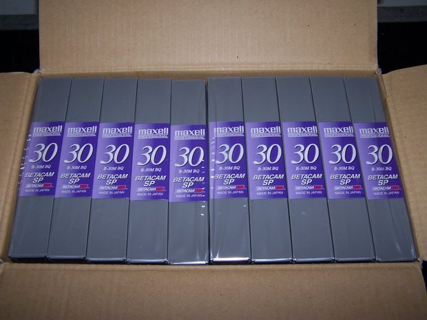 Maxell B-30M 30-Minute Betacam SP Broadcast Quality Video Cassette