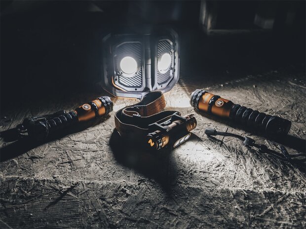 Lampe de poche Nebo Master Series FL1500 LED, IPX67, Li-Ion 18650 2600mAh